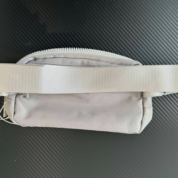 Belt Bag Lululemon 1L New w Tag. Silver - Picture 3 of 5